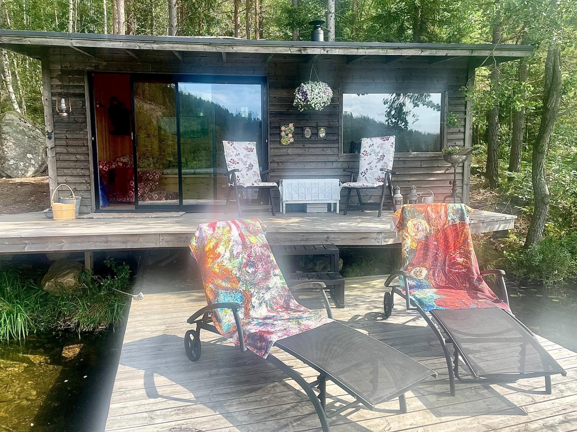 Wood Wise Glasshouse Glamping Bengtsfors