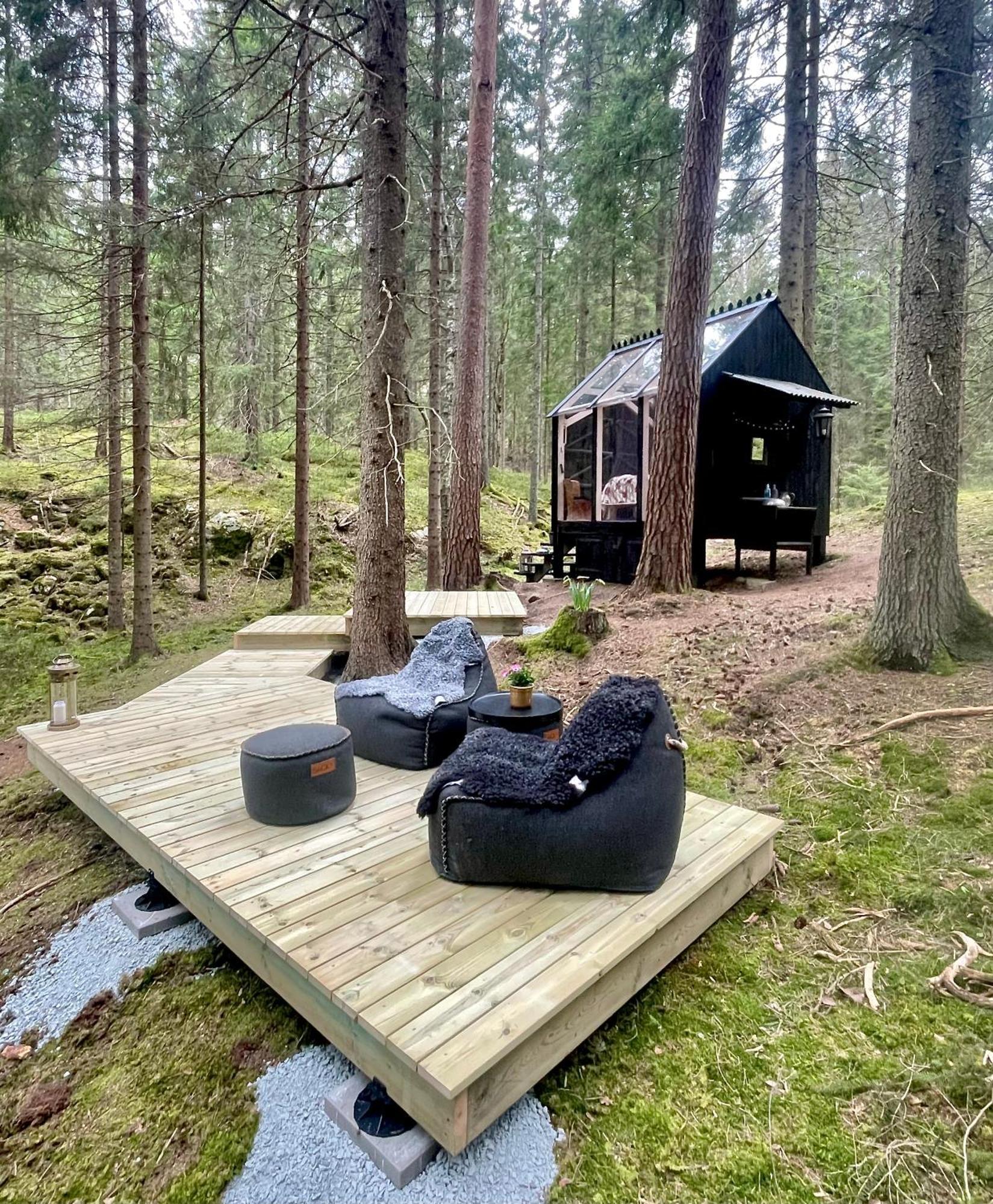 Wood Wise Glasshouse Glamping *